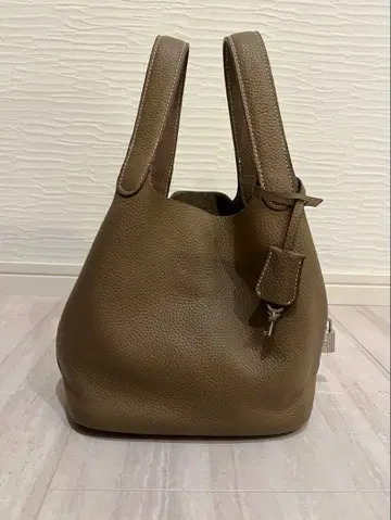 하자있는 미사용 가죽 큐브 백 그레이지 에투프