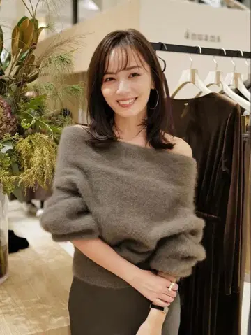 아뉴앙스 anuans 라쿤폭스 오프숄더 니트 풀오버