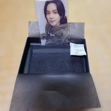 D-DAY 포토 카드 포함 카드 케이스