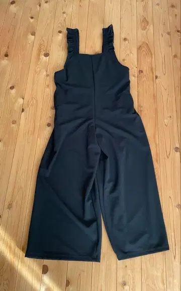 블랙 살로펫 프릴 포함