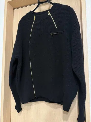 최신작 CULLNI 지퍼 니트 새상품