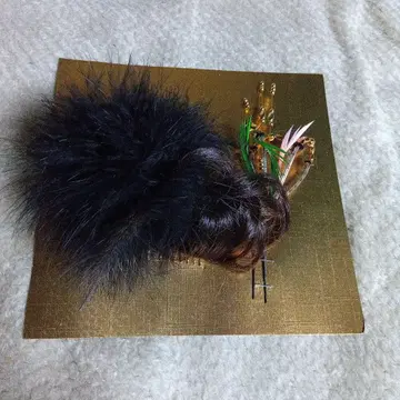 블랙 인조 모피와 꽃 장식 헤어 액세서리 성인식 졸업식 머리 장식