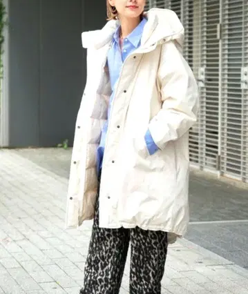 스픽 앤 스팬 발수 후디드 다운 코트 새상품급 다운 현행