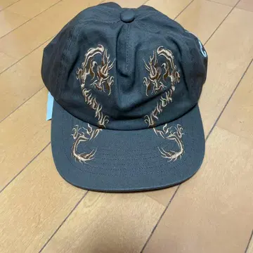 HUF (허프) 드래곤 자수 캡 스냅백