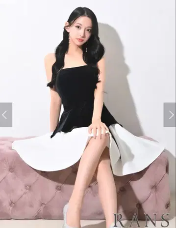 RANS 스트랩리스 플레어 드레스 블랙 화이트