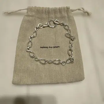Nothing And others 실버 체인