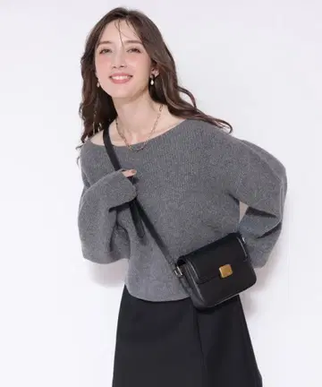 Apuweiser-riche 울 캐시미어 오프넥 니트 그레이