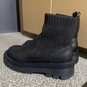 사이드 고어 부츠 통굽 블랙