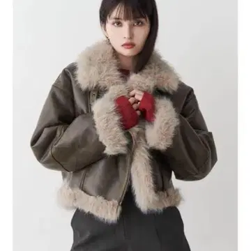 MURUA 언이븐 숏 페이크 무스탕 자켓