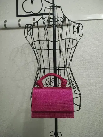 비쥬 장식 핑크 핸드백