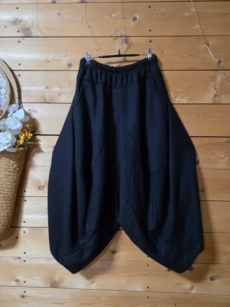 Fleece lined baggy banded pants.