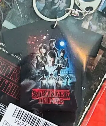 [ 새상품 ] Stranger Things T-shirt keychain