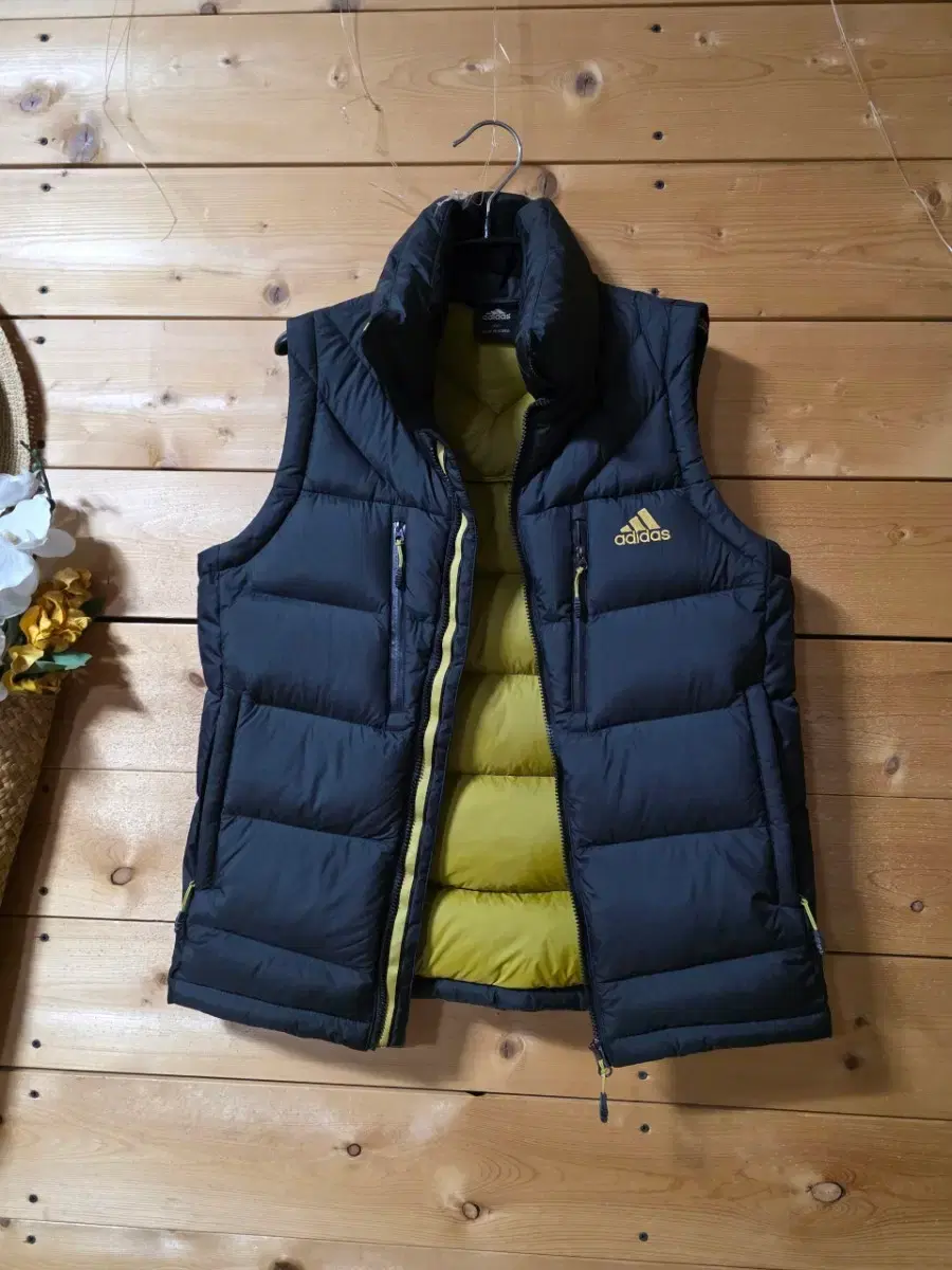 Adidas vest