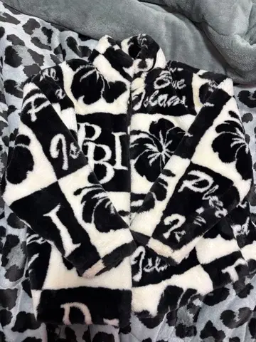 복슬복슬 아우터 하이비스커스