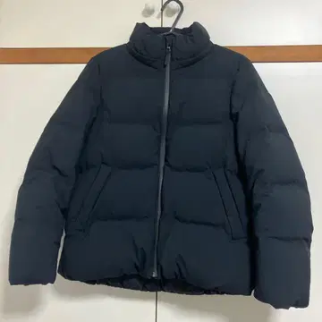 유니클로 심리스 다운 자켓 후드 부착