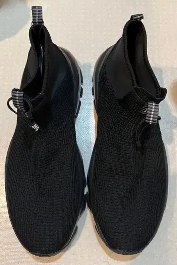 ZARA 에어쿠션 밑창 스니커즈