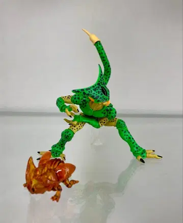 드래곤볼 HG 셀 제1형태 피규어 빈 껍데기 포함