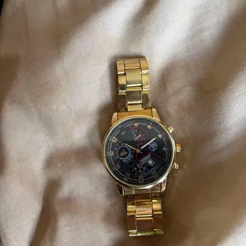 골드 아날로그 손목시계 크로노그래프