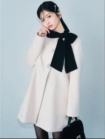 릴리 브라운 A라인 비쥬 리본 코트 아이보리 1 사이즈