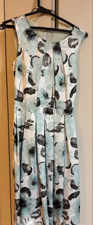 새상품 ANAYI 슬리브리스 원피스 꽃무늬