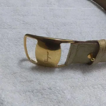 살바토레 페라가모 베이지 골드 벨트 천연 가죽 가죽