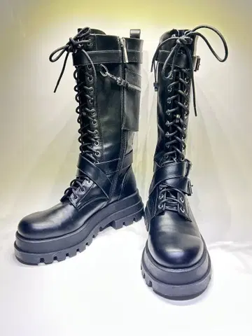 ZARA 통굽 사이드 지퍼 부츠/컴뱃/탱크 밑창