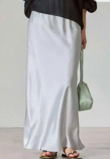 내로우 A라인 새틴 스커트 noble