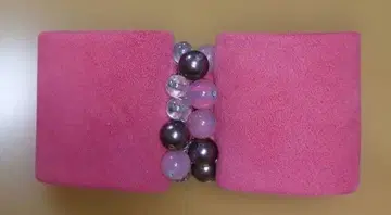 acca 핑크 비즈 장식 스웨이드 리본 머리핀