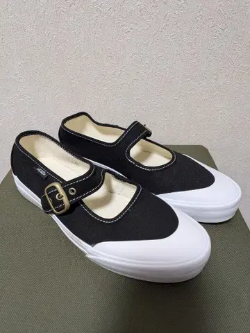 VANS 블랙 멜리제인 스니커즈