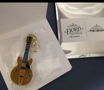 미세스 피오르 메탈 참 컬렉션