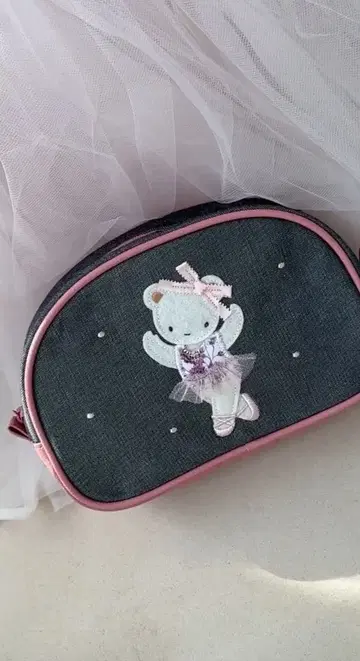 새상품 familiar x stina 패밀리아 스티나 파우치