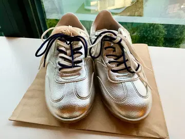 [ 미사용 새상품 ] GU 실버 메탈릭 로우컷 스니커즈 완판템