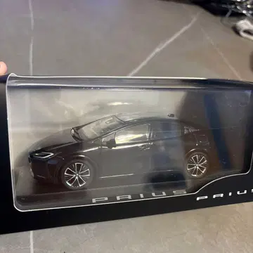 도요타 PRIUS 블랙 마이카 미니카