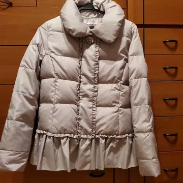 프릴 달린 다운 자켓 라이트 그레이