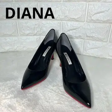 컨디션 최상 DIANA 블랙 스틸레토 에나멜 하이힐 레드 밑창