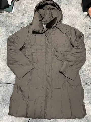 카키 후드 부착 퀼팅 롱 코트