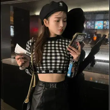 다리치 깅엄 니트 크롭