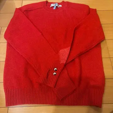 UNIQLO 안야 힌드마치 캐시미어 스웨터