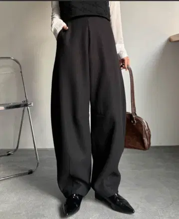 [ 미사용 새상품 ] RANAN 페이크 울 배럴 레그 커브 팬츠