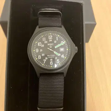 MWC 밀리터리 워치 컴퍼니 쿼츠 손목시계