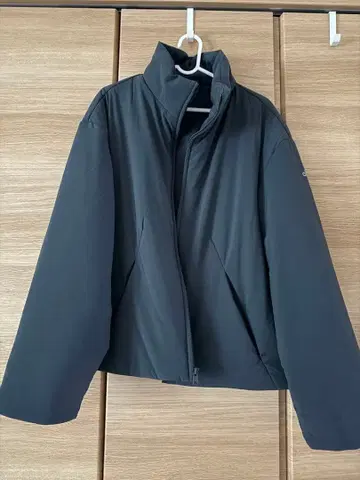 alo 그레이 숏 기장 다운 자켓