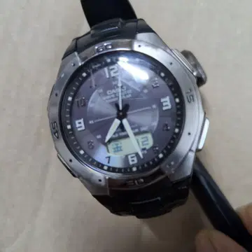 작동품. CASIO 디지털 아날로그 전파 솔라 시계 고무 벨트