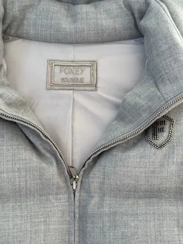 FOXEY 인기 그레이 울 다운 베스트 후드 부착 택 포함 38