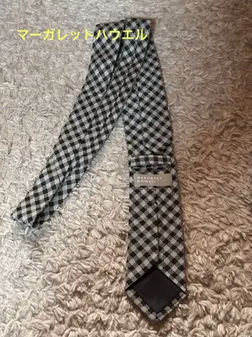 마가렛호웰 그레이 블랙 체크 패턴 넥타이 새상품급