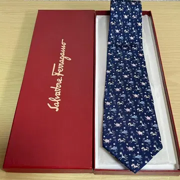 살바토레 페라가모 넥타이
