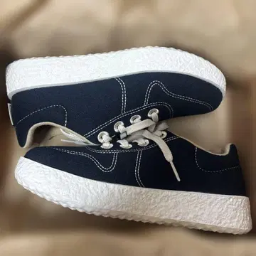 [ 새상품 ] 루무톤 메이트 스니커즈 23cm