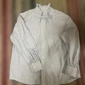 이번 시즌 ] 45R 스트라이프 리본 포함 셔츠