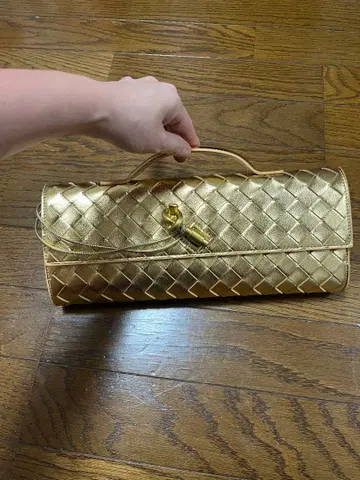 미사용 인트레차 클러치백 골드 가죽