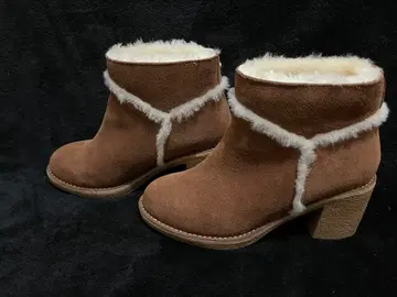 브라운 퍼(털) 장식 스웨이드 부츠