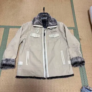 가챠 아이보리 퍼 자켓